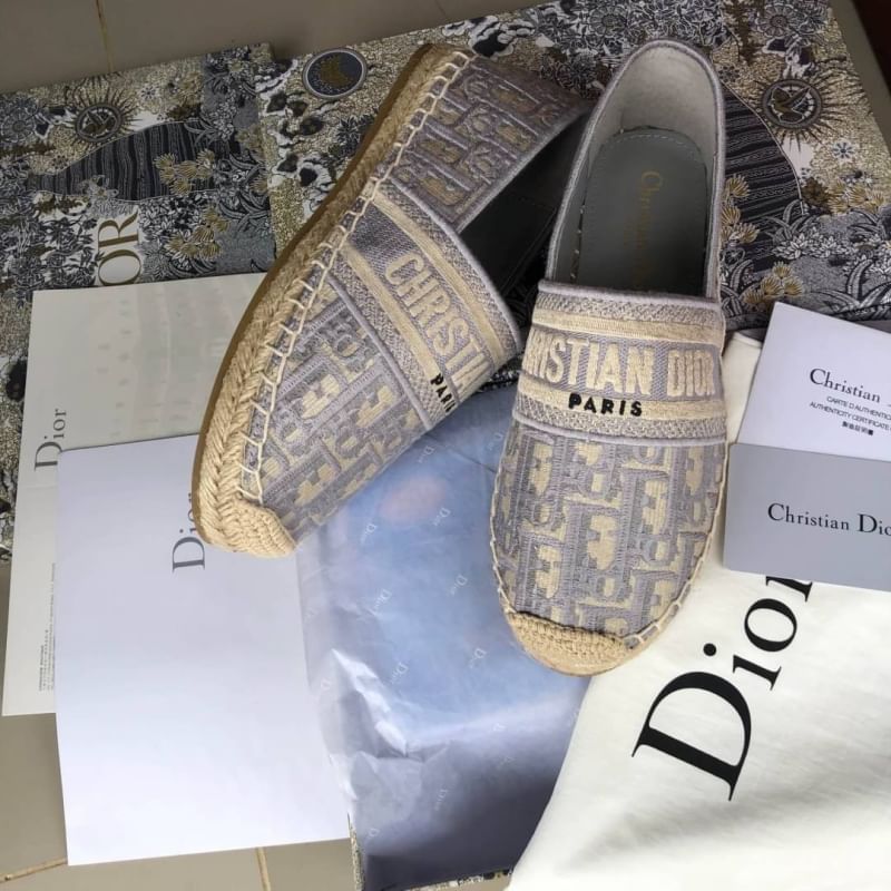 รองเท้า dio espadrilles สอบถามไซส์ได้ค่ะสต็อคของเปลี่ยนตลอด