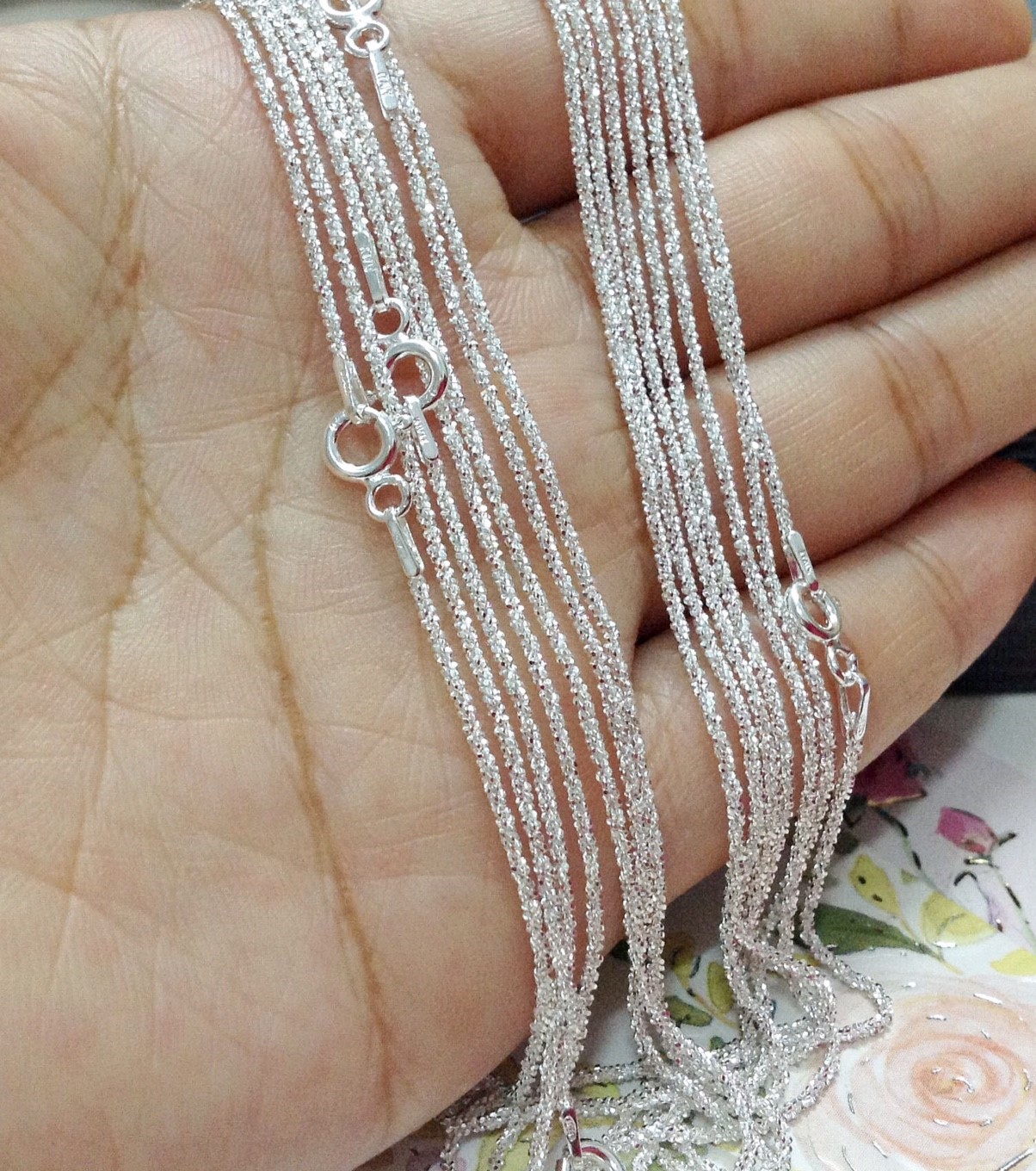 สร้อยเงินแท้ 92.5% ลายกระดูกงู ไดมอนคัทตัดลายทั้งเส้น เล่นแสงดีมากๆ วิ้งๆ สร้อยงานอิตาลี ไม่รวมจี้