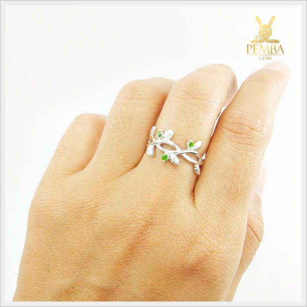 แหวนกรีนไดออปไซด์ รูปใบมะกอก น่ารักๆ แหวนพลอยแท้