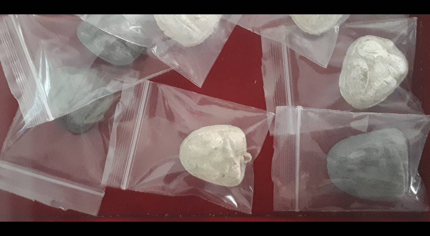 พระปิดตา เนื้อผง - หลวงพ่อตี้ วัดหูช้าง