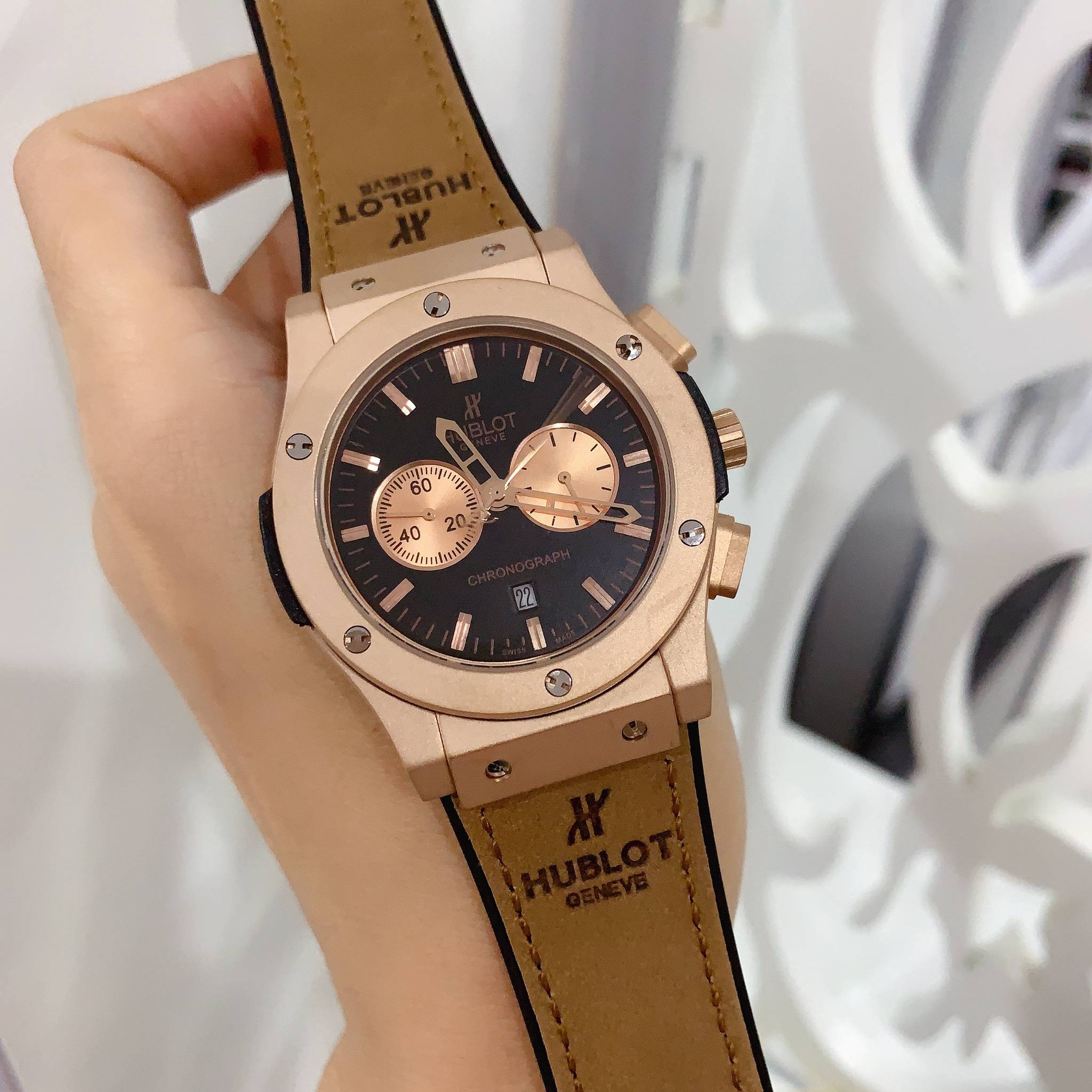 นาฬิกา Hublot Classic Fusion Mat Black Dial Mirror Swiss Pink สายน้ำตาล