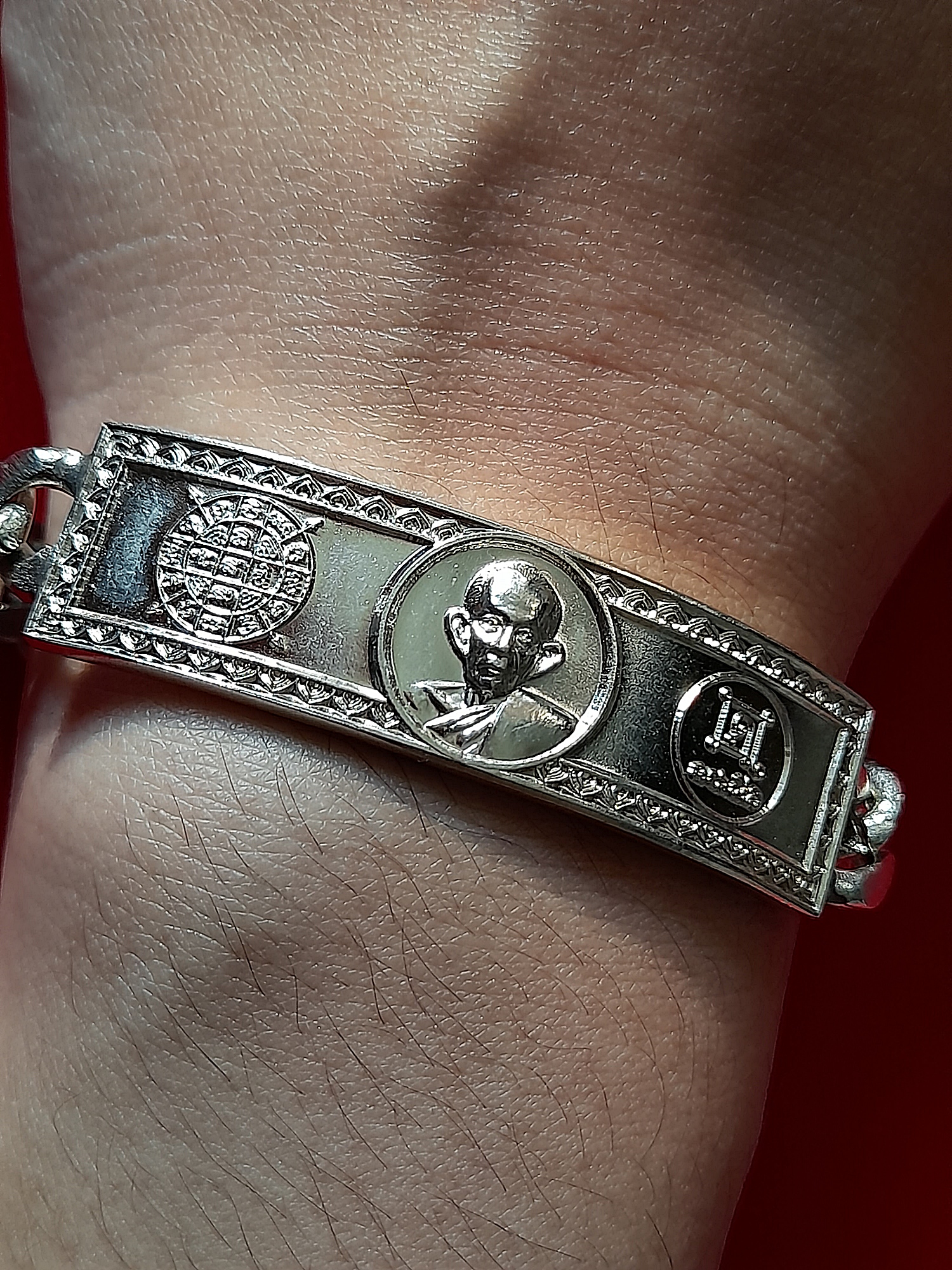 เลสสร้อยข้อมือ ยันต์หนุนเสริมดวง หลวงพ่อกวย วัดโฆสิตาราม(วัดบ้านแค) จ.ชัยนาท เนื้ออับปาก้า (เส้นเล็ก น้ำหนัก2บาท) ปี2564 - #สร้างและปลุกเสกจากวัดโฆสิตาราม #รับประกันแท้