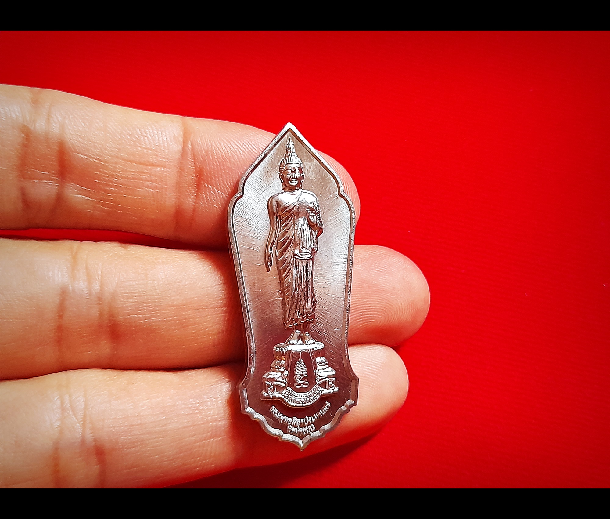 เหรียญพระพุทธเจ้าปางลีลาประทานพร หลัง พระพุทธเจ้าปางห้ามสมุทร (ของขวัญปีใหม่ ปี59) เนื้อชินตะกั่ว(รับพลังงานรองจากทองคำ) ปี2559 #รับประกันแท้ - หลวงพ่อเล็ก วัดท่าขนุน