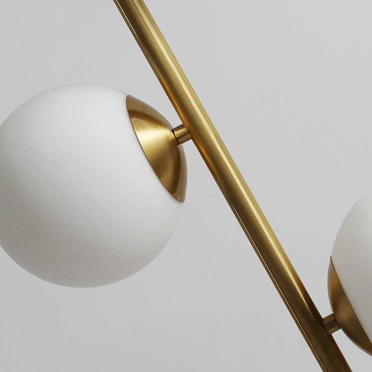 โคมไฟตั้งพื้นโป๊ะแก้วทรงกลมไฟ 3 ดวง ตัวโคมสีทอง ฐานวางหินอ่อน [MC861-3F]