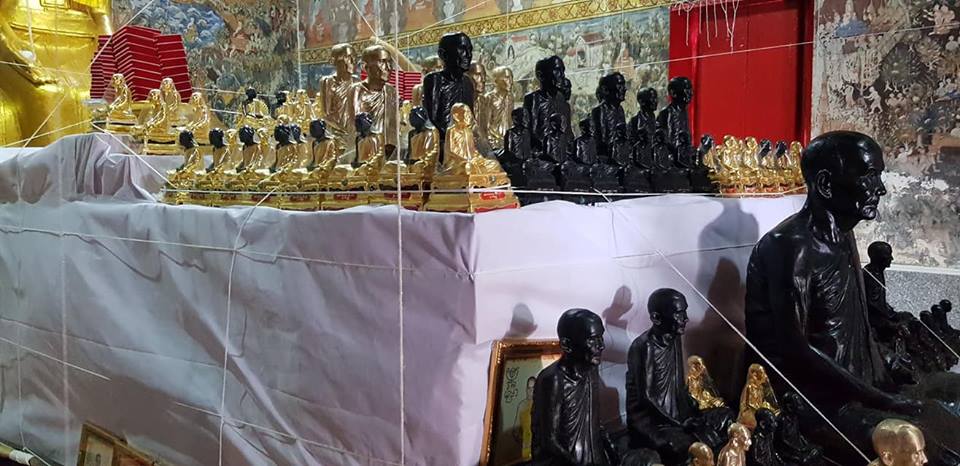 เหรียญหลวงพ่อกวย วัดโฆสิตาราม(วัดบ้านแค) เนื้อกระไหล่ทองคำ ลงยาแดง ปี2562 (แยกจากชุดกรรมการ) #รับประกันแท้ รูปภาพ สี หลวงพ่อกวย วัดโฆสิตาราม(วัดบ้านแค) (ขนาดตั้งบูชา 11x15นิ้ว) ปี2562 #รับประกันแท้ -- #พิธีดีมากดวงจิตหลวงพ่อกวยมาเสกให้เอง