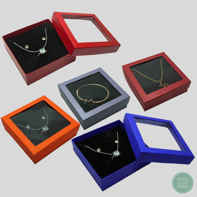 กล่องกระดาษใส่Set เครื่องประดับ แหวน ต่างหู สร้อย มีฝาปิดแบบหน้าฝาพลาสติกใส ช่วยให้มองดูเครื่องประดับจากด้านนอก