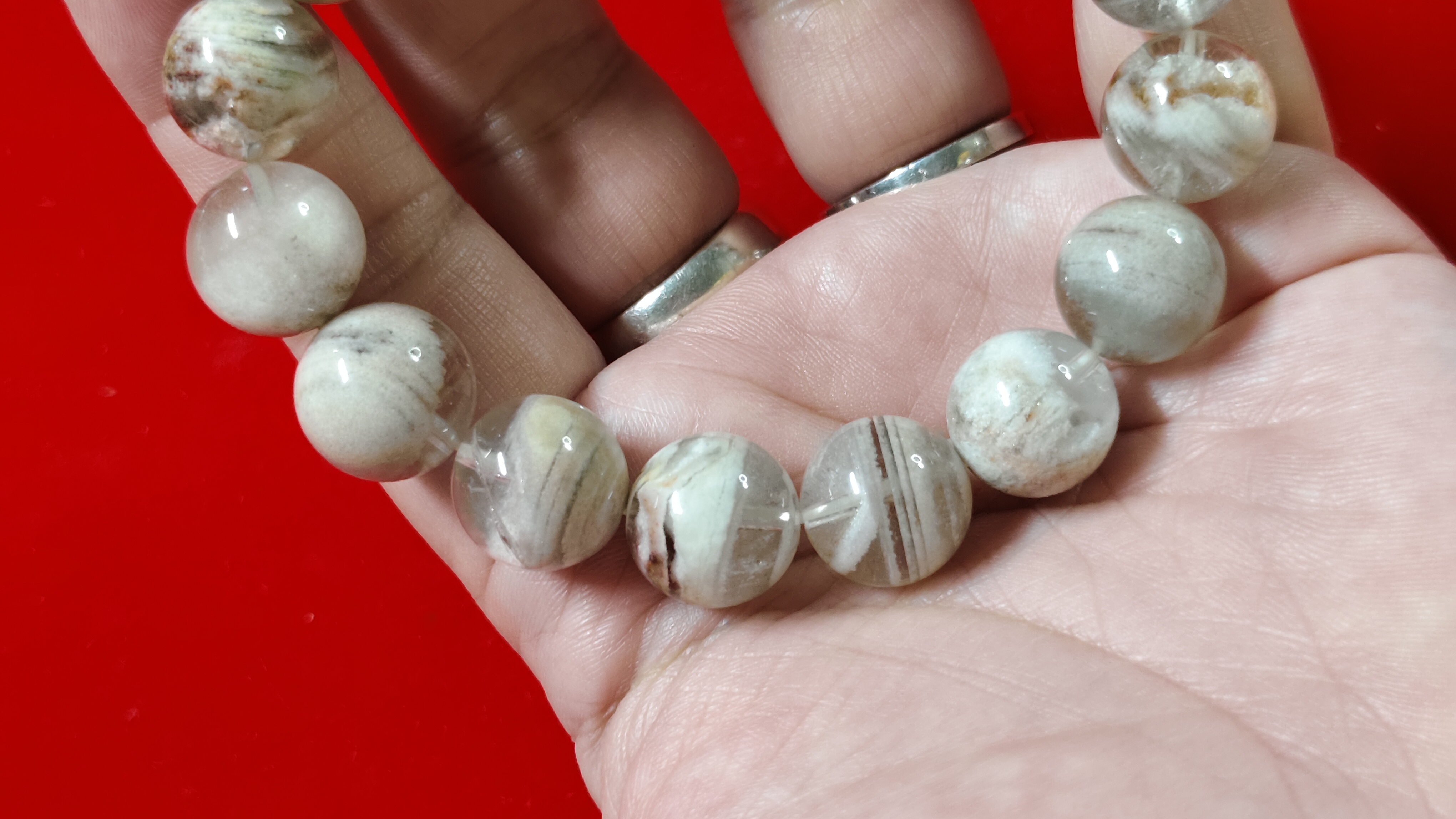 ข้อมือแก้วโป่งข่ามปวกขาว