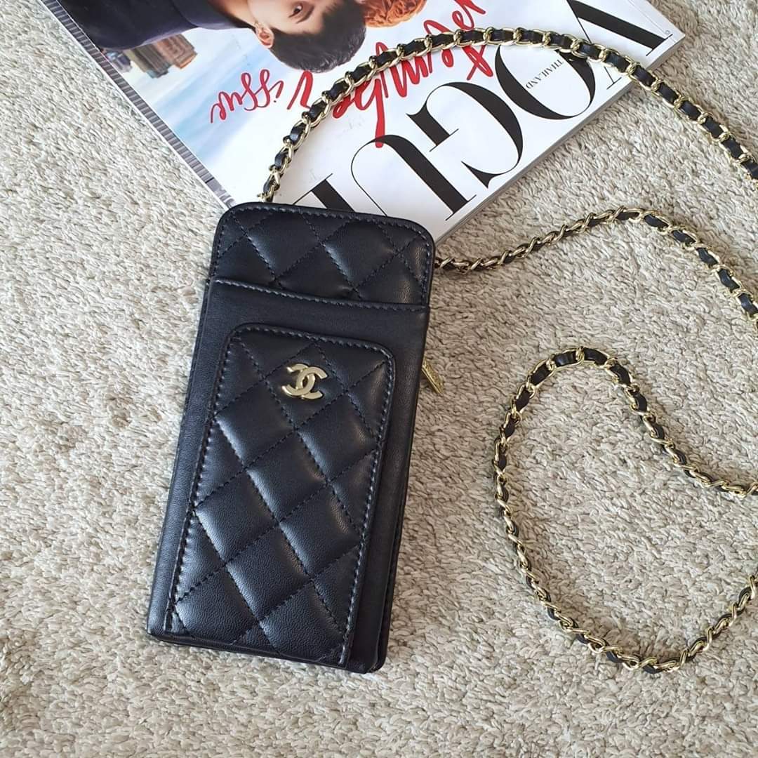CHANEL VIP GIFT WOC BAG กระเป๋าสตางค์แบบคล้องคอ หรือ Crossbody (แอดไลน์ก่อนสั่งซื้อ)