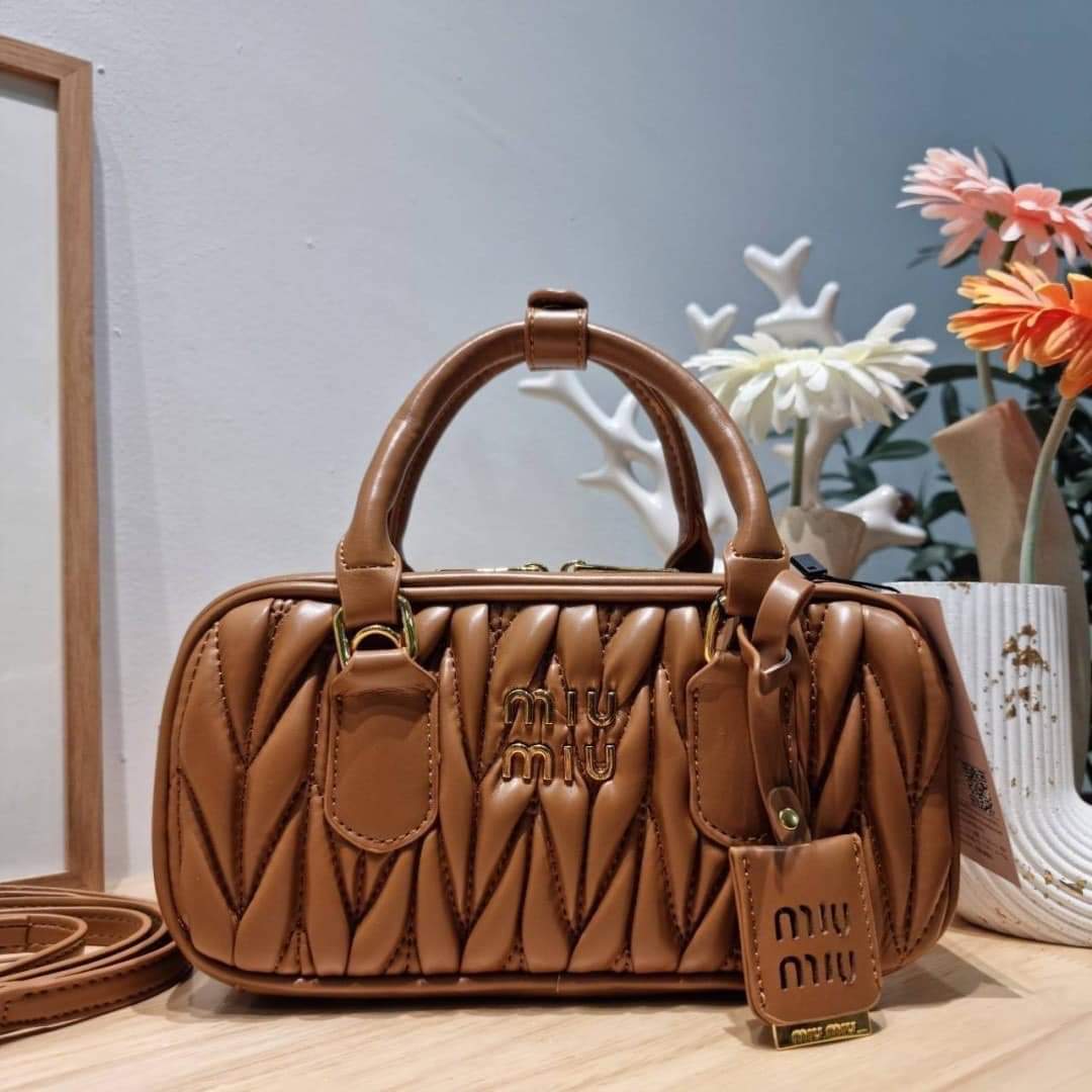 MIU MIU ARCADIE METELASSE LEATHER BAG (แอดไลน์ก่อนสั่งซื้อ)