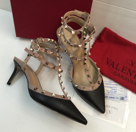 พร้อมส่ง รองเท้า valen rockstud ankle strap black matt รุ่นใหม่ 3 สาย หนังด้าน สีดำด้าน size 35-40 สอบถามไซส์ได้ค่ะสต็อคของเปลี่ยนตลอด