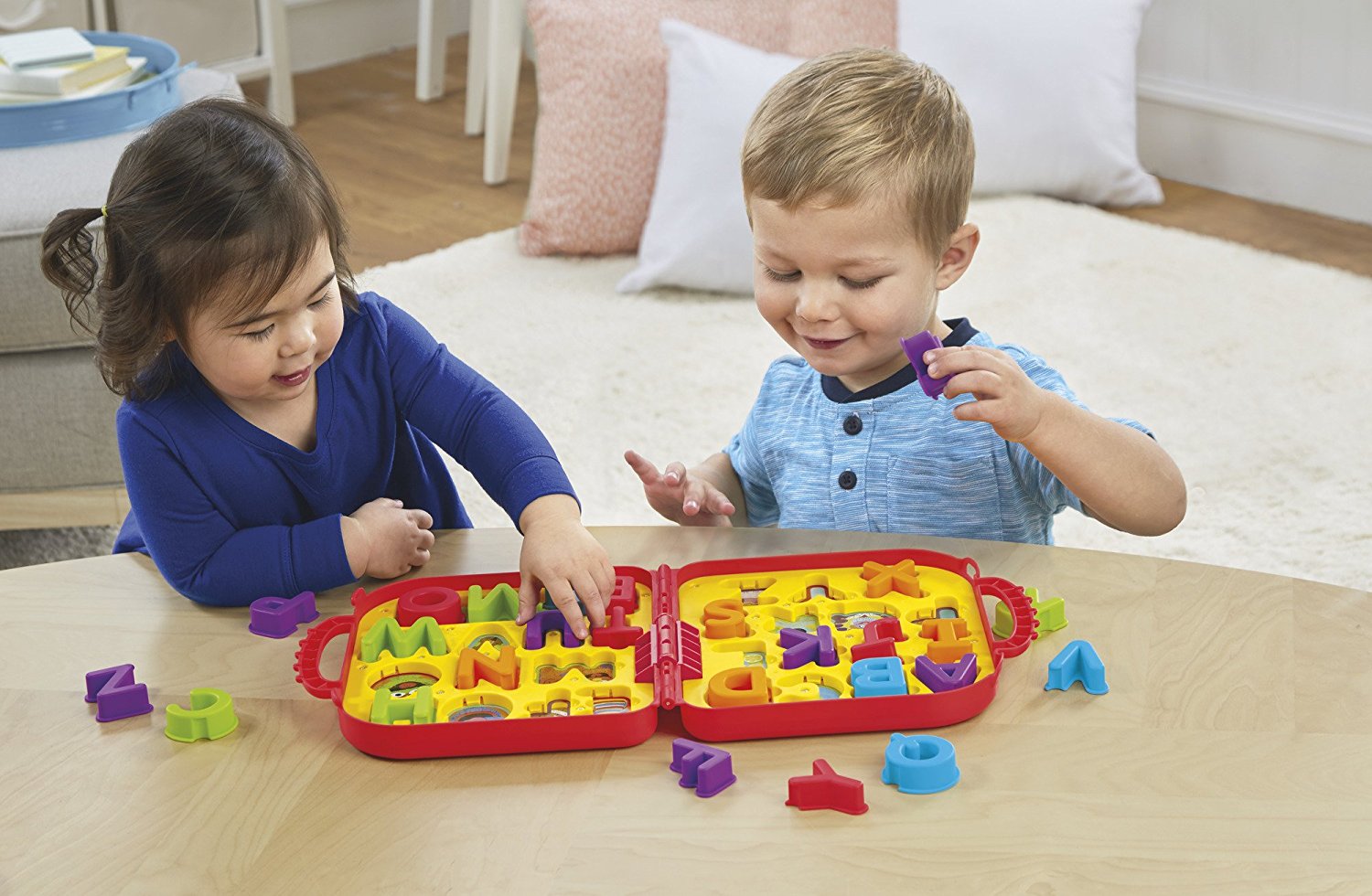 ชุดกระเป๋าตัวอักษรภาษาอังกฤษ Hasbro Playskool Friends Sesame Street Elmo's On the Go Letters