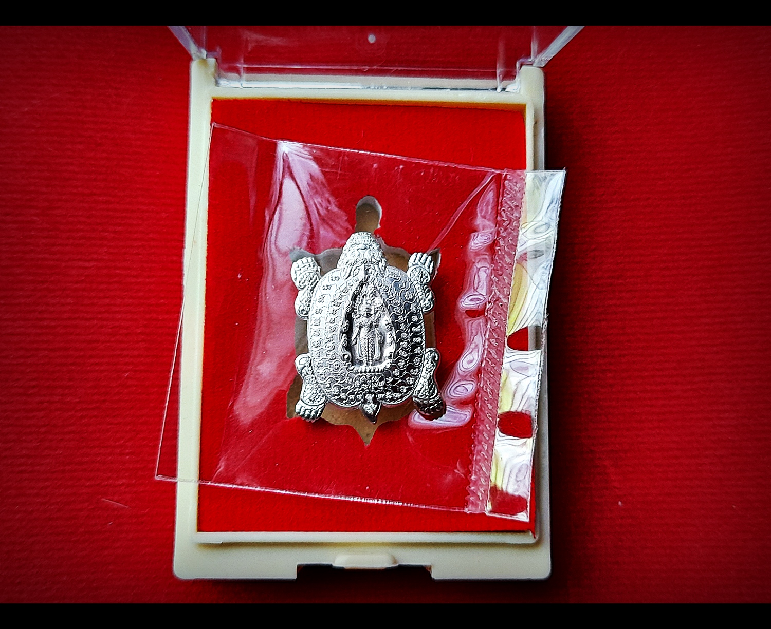 เหรียญพญาเต่ามังกร สมเด็จองค์ปฐม พระจักรพรรดิ์ ปางเปิดโลกพลิกชีวิต เนื้อเงิน#มหาสะท้อน พิมพ์เล็ก (ขนาดเหรียญสองบาท) (พิธีเข้ากรรมฐาน ปลุกเสก 3วัน3คืน) ปี2563 #รับประกันแท้ - หลวงพ่อเล็ก วัดท่าขนุน