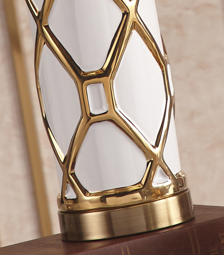 โคมไฟตั้งโต๊ะเซรามิค Luxury รุ่น [RX159]