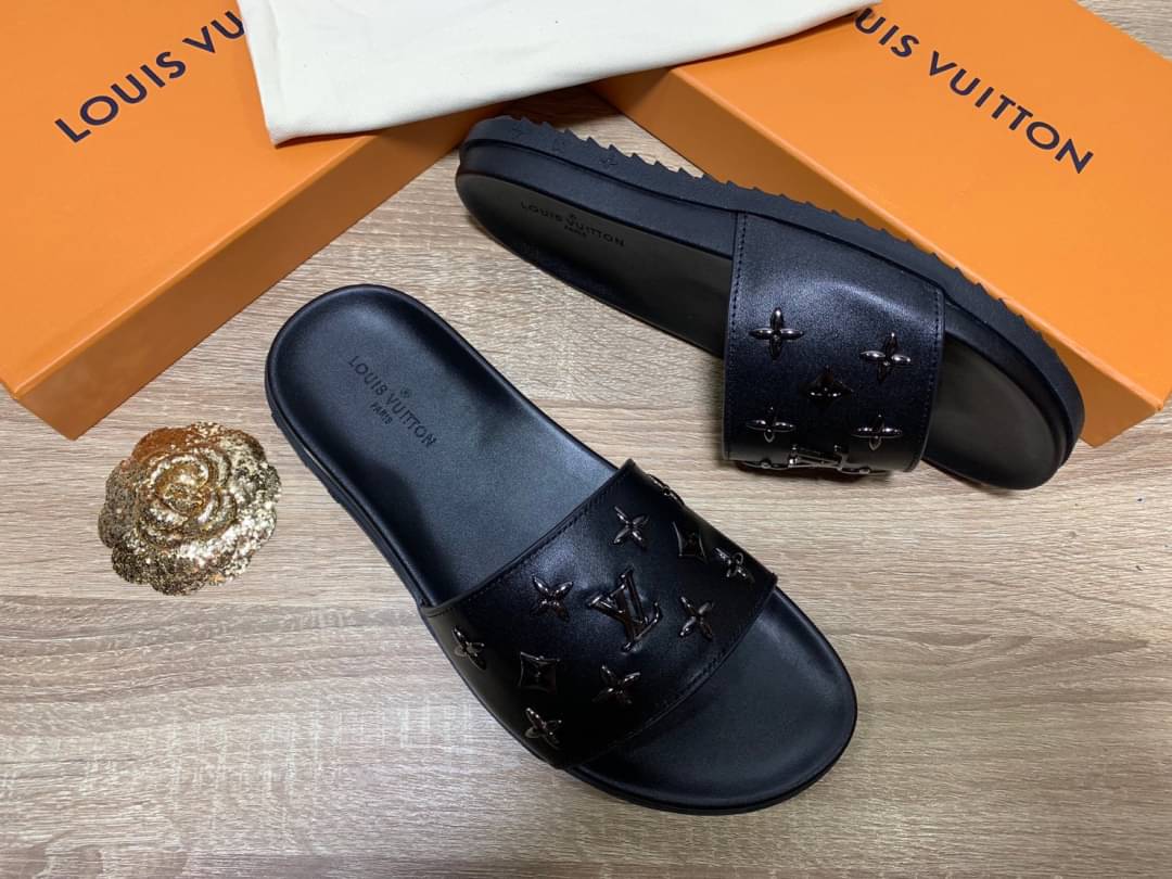 รองเท้าแตะ lv sandal ชาย มีหลายแบบหลายลาย size 38-45 กดดูแบบเพิ่มด้านใน
