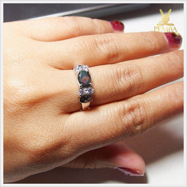 แหวนแบล็คโอปอล ดีไซน์สวยเก๋โดดเด่นสะดุตา เงินแท้925 แหวนพลอยแท้