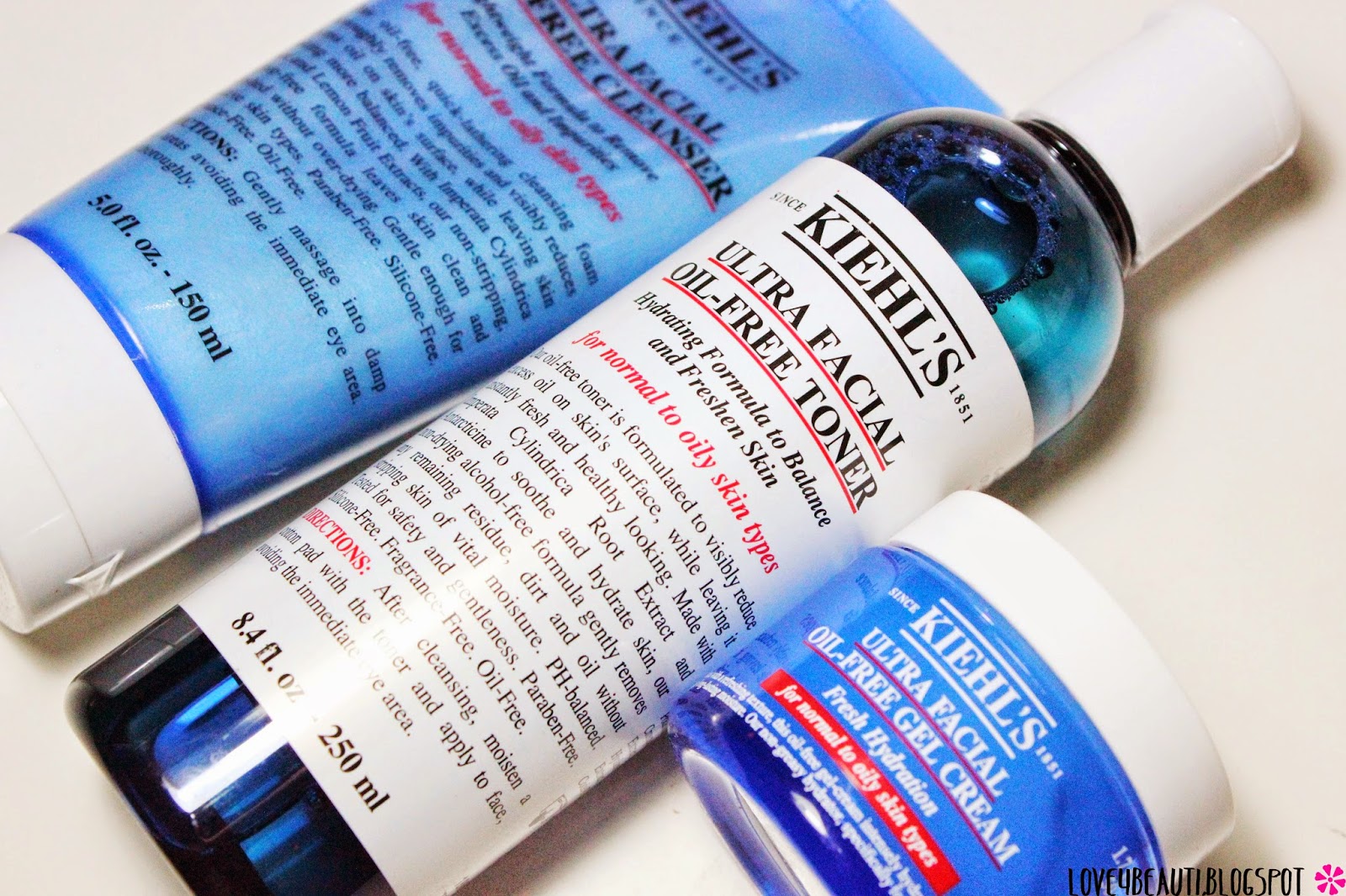 (ลดพิเศษมากกว่า 35%) Kiehl's Ultra Facial Oil-Free Toner 250mL โทนเนอร์สูตรลดความมัน เพิ่มความชุ่มชื้น พร้อมทำให้ผิวสดชื่นและดูสุขภาพดีในทันที ด้วยส่วนผสมของสารสกัดจาก Imperata Cylindrica Root และ Antarcticine