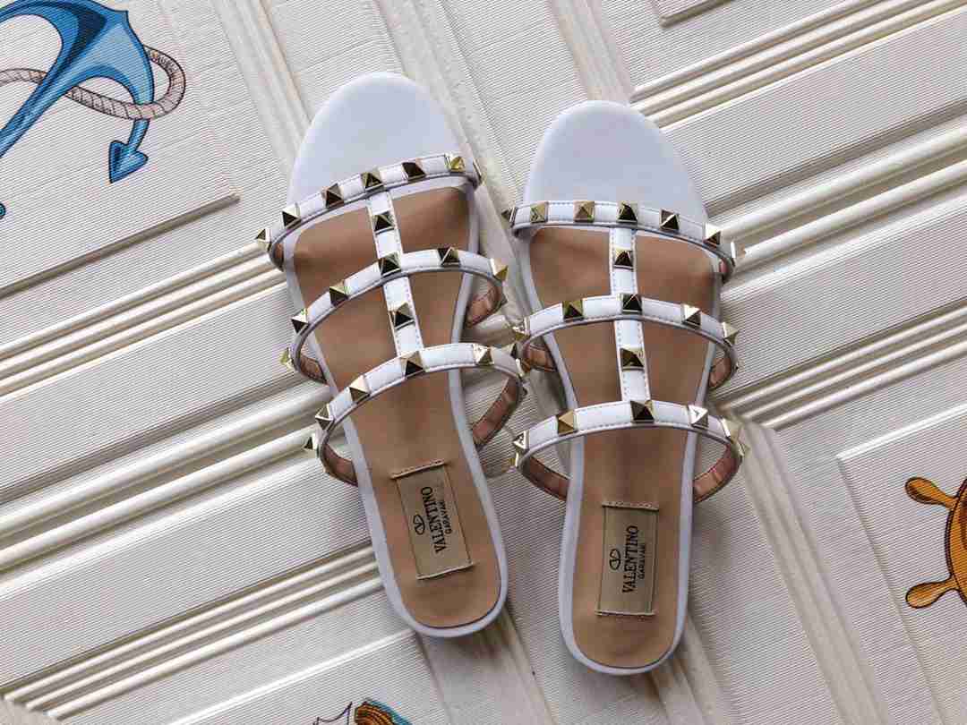 รองเท้าแตะ valen rockstud ส้นแบน 35-42