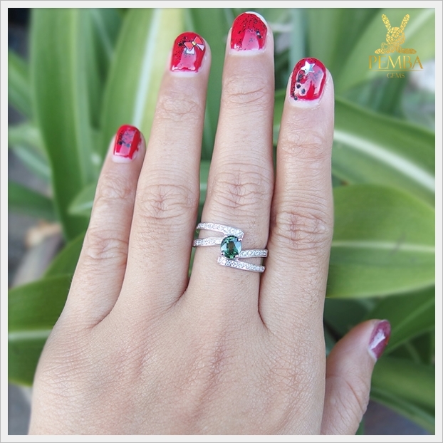 แหวนเขียวส่องแท้ บางกะจะ เงินแท้925 ดีไซน์สวยเก๋มีสไตล์ แหวนพลอยแท้