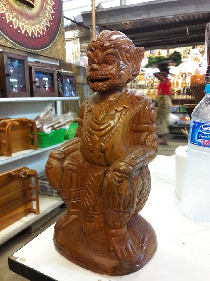 หนุมาน ไม้สักแกะสลัก ใต้ฐานเจาะรู (สูง10นิ้ว)