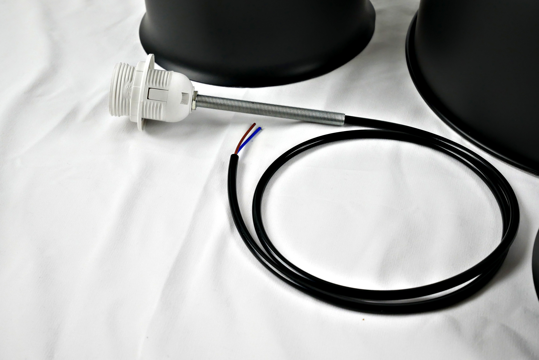 โคมไฟห้อยเพดานนอร์ดิก Jumbo สีดำ