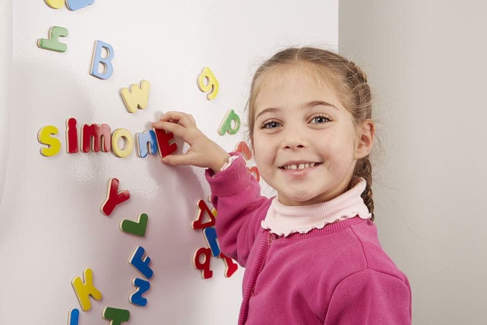ตัวอักษรแม่เหล็กปลอดสารพิษ Melissa & Doug 52 Wooden Alphabet Magnets