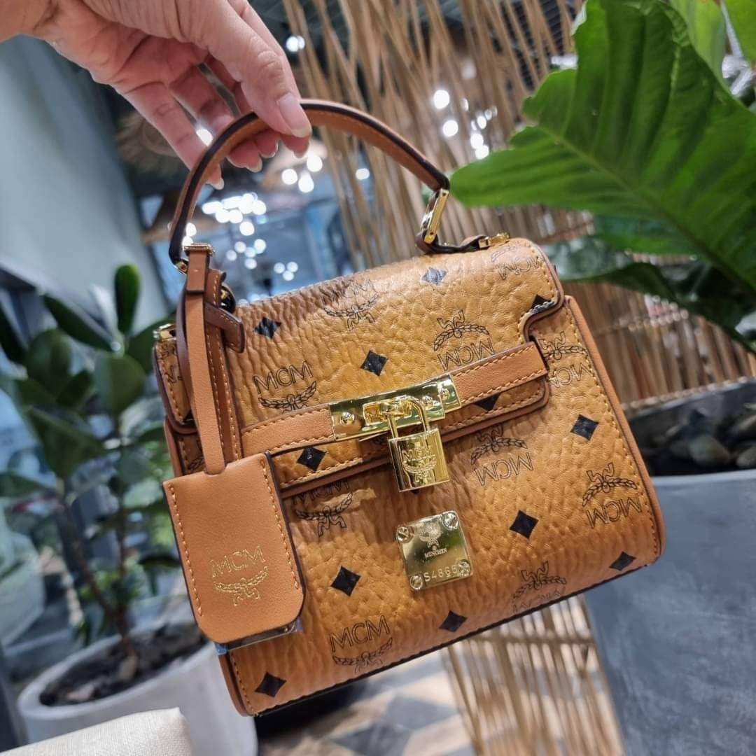 MCM MINI HERITAGE SATCHEL IN VISETOS (แอดไลน์ก่อนสั่งซื้อ)