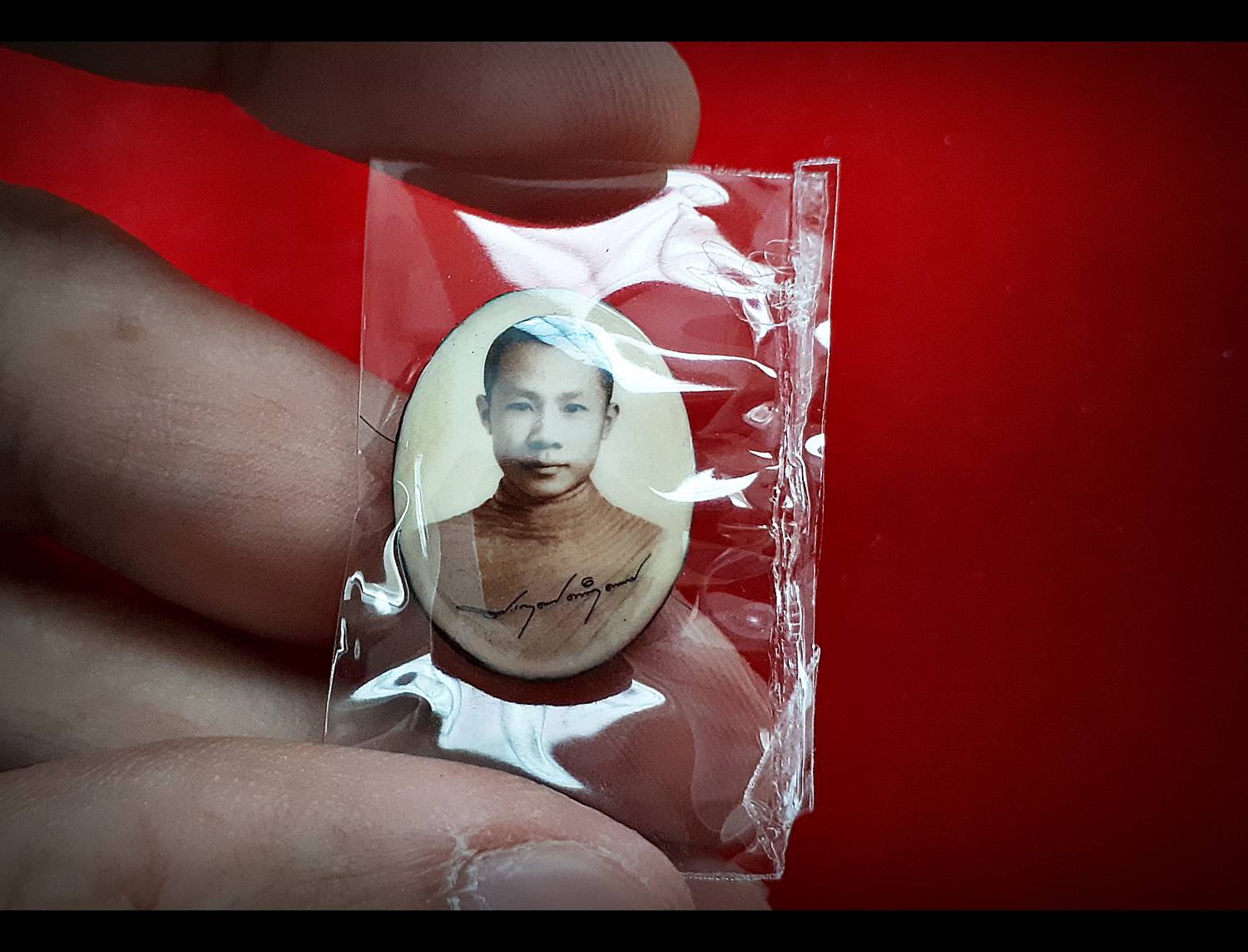 ล็อกเก็ต พระครูบากฤษดา (หน้าหนุ่ม) รุ่นบารมี ๓๐ ทัศน์ (มังกรหยก) ปี2562 (บรรจุเส้นผมเกศา ปลุกเสก นานกว่า 4ปี)