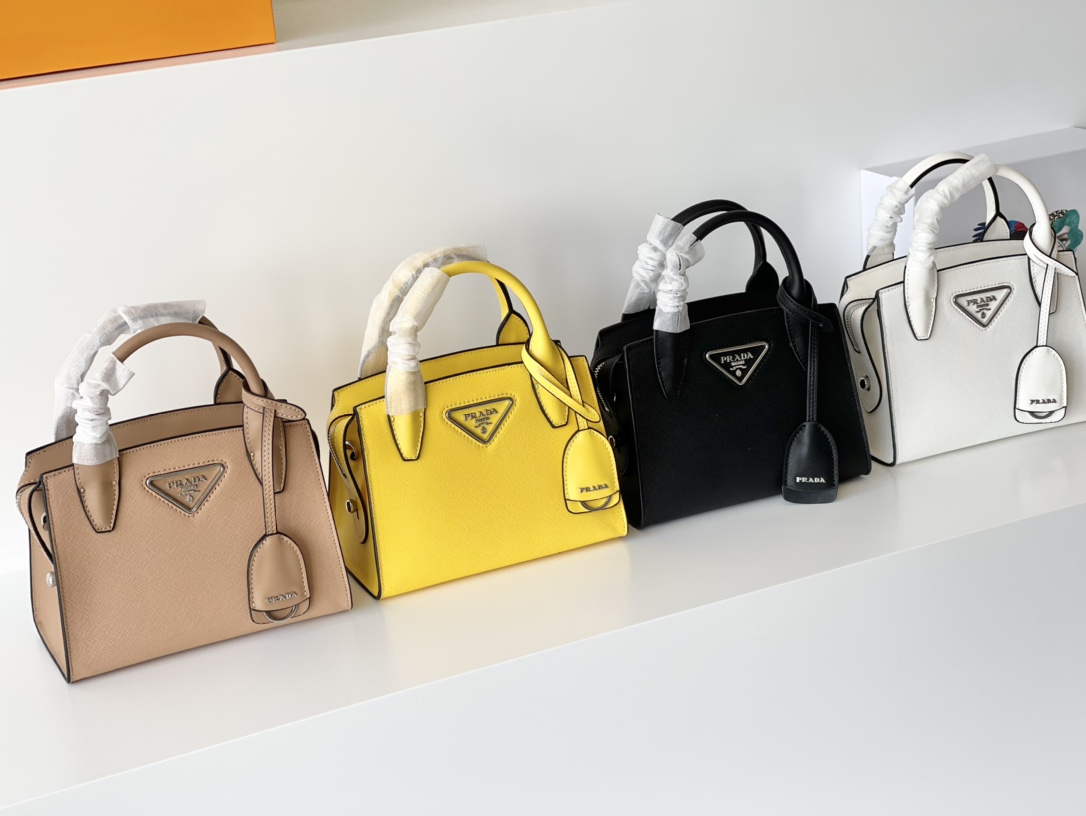 กระเป๋า pd mini crossbody 22 cm