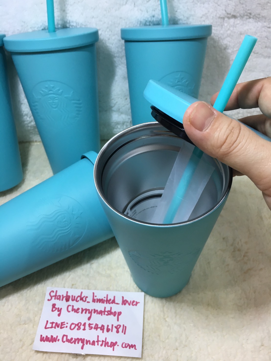 งานrare Starbucks USA Cold Cup 16oz Blue Matte ใบนี้เป็นสีฟ้าพาลเทลที่เป็นสีของเทรนด์ปีหน้าเลยค่ะ แก้วจากสตาร์บักส์อเมริกา