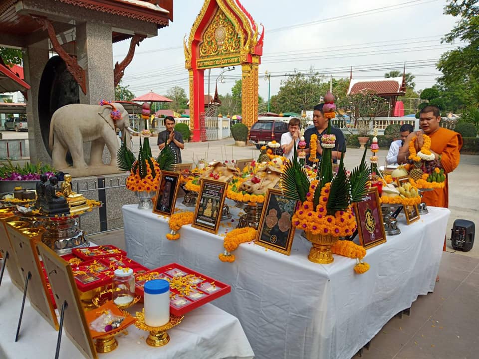 เหรียญ หลวงพ่อกวย วัดโฆสิตาราม หลังยันต์ครู ยันต์พระเจ้าอมโลก(นะโมพุทธายะ) เนื้อกะไหล่ทองคำ (หลังตอกโค็ด2จุด #อักษรจีน #ยันต์ดวงแก้วพระสีวลี) ปี2562 #รับประกันแท้ - #พิธีดีมากดวงจิตหลวงพ่อกวยมาเสกให้เอง