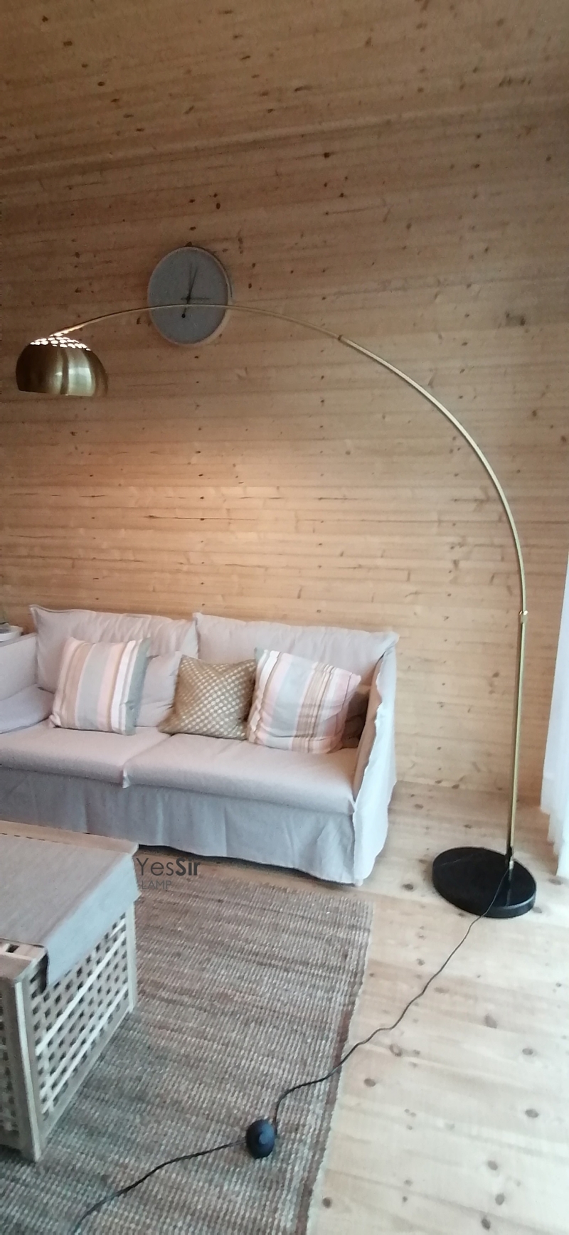 โคมไฟตั้งพื้นทรงโค้งโมเดิร์นสีทอง [FLMG-1]