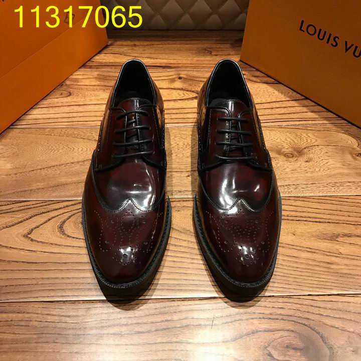 hm men แบบอีกเยอะกดดูด้านในค่ะ size 38-44 ,45-46 มีบางแบบ