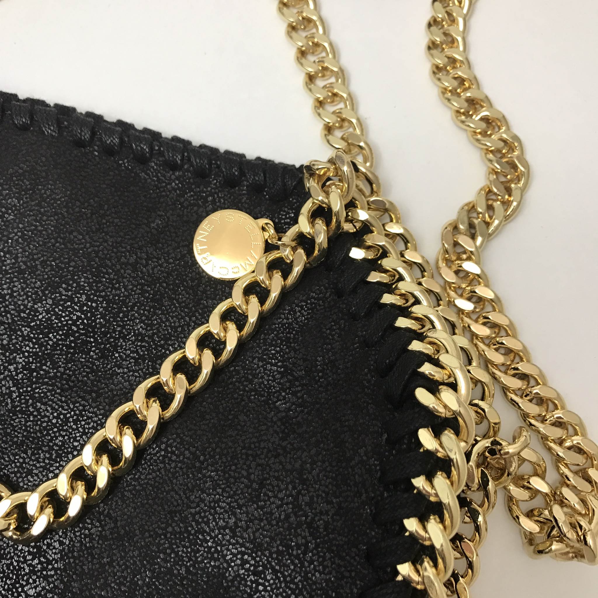 กระเป๋า stella falabella bag สีดำ มีโซ่เงินและทอง