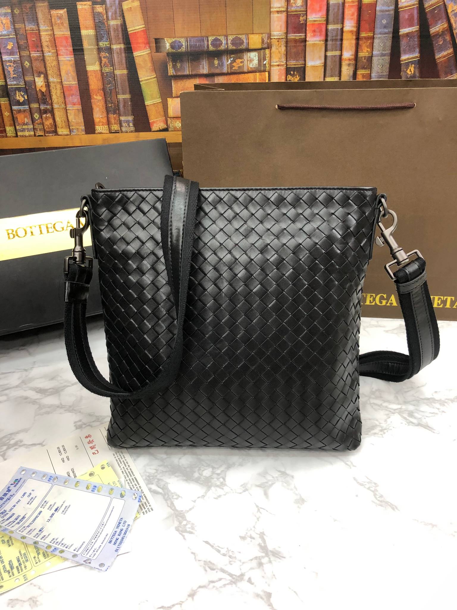 กระเป๋า bv สะพายข้าง ผู้ชาย หนังแท้