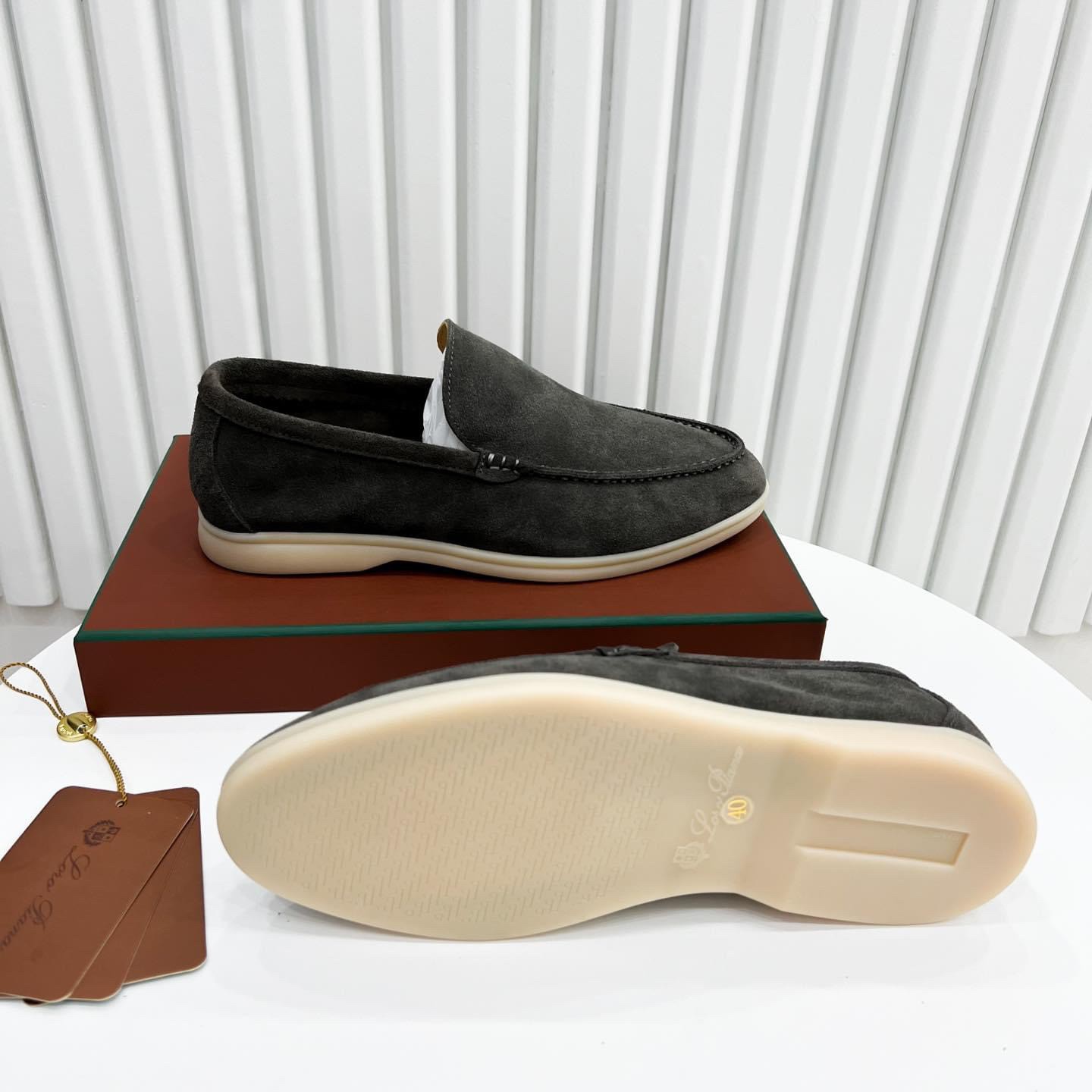 รองเท้า Loro Summer Charms Walk Loafers หนังกลับ สีดำ size 39-46