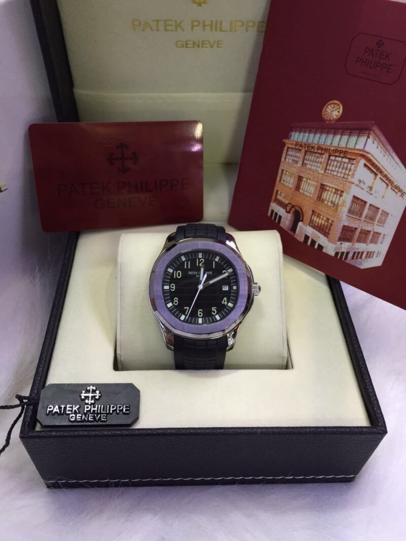 นาฬิกา Patek Philippe รุ่น Aquanaut สีเงิน สายยางสีดำ หน้าปัดสีดำ King Size สวยในสไตล์คุณ