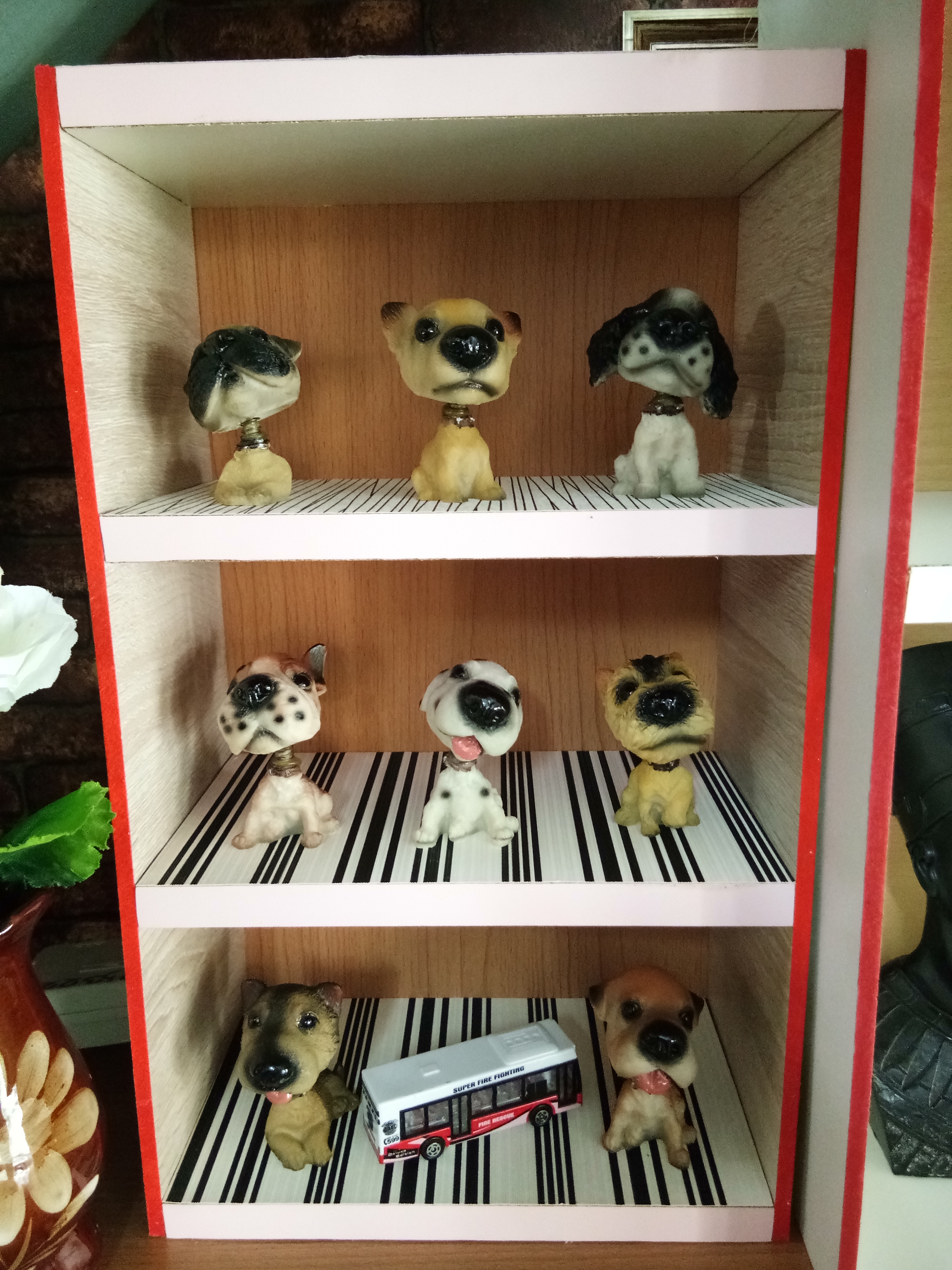 ตุ๊กตาหมาเรซิ่นชุด8ตัว