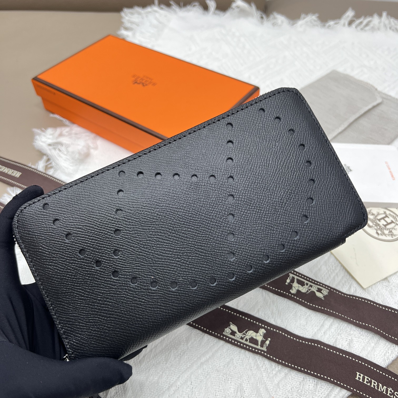 กระเป๋าสตางค์ hm long wallet ใบยาว ซิปรอบ เขียว ดำ เทา น้ำตาล ฟ้า ชมพู ส้ม