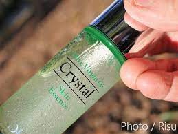 (New) DHC Olive Virgin Oil Crystal Skin Essence 50mL ใหม่ล่าสุดเอสเซนส์บำรุงผิวที่มีส่วนผสมสกัดของ Olive Virgin Oil ออแกนิก ให้ผลลัพธ์กระจ่างใสผิวผ่องโกลว์สวย เป็นที่มาของชื่อรุ่นคริสตัล