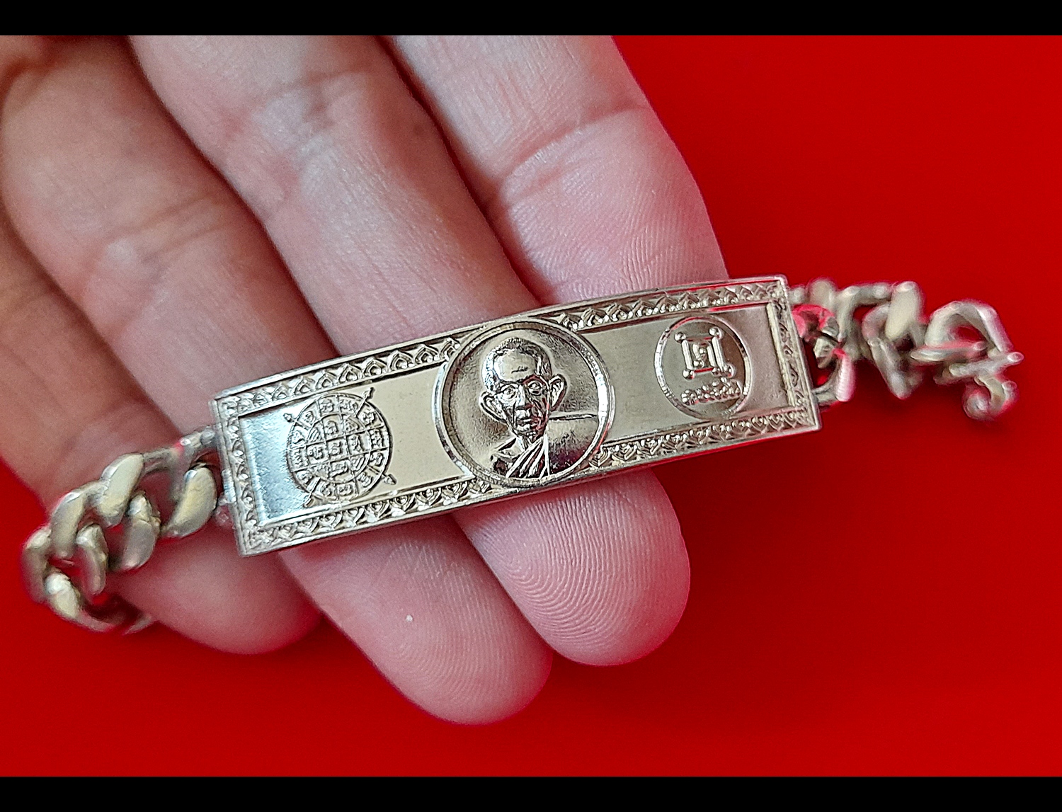 เลสสร้อยข้อมือ ยันต์หนุนเสริมดวง หลวงพ่อกวย วัดโฆสิตาราม(วัดบ้านแค) จ.ชัยนาท เนื้ออับปาก้า (เส้นเล็ก น้ำหนัก2บาท) ปี2564 - #สร้างและปลุกเสกจากวัดโฆสิตาราม #รับประกันแท้