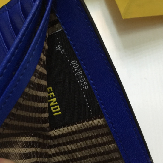 กระเป๋าสตางค์ fd bug bifold wallet มี 3 สี