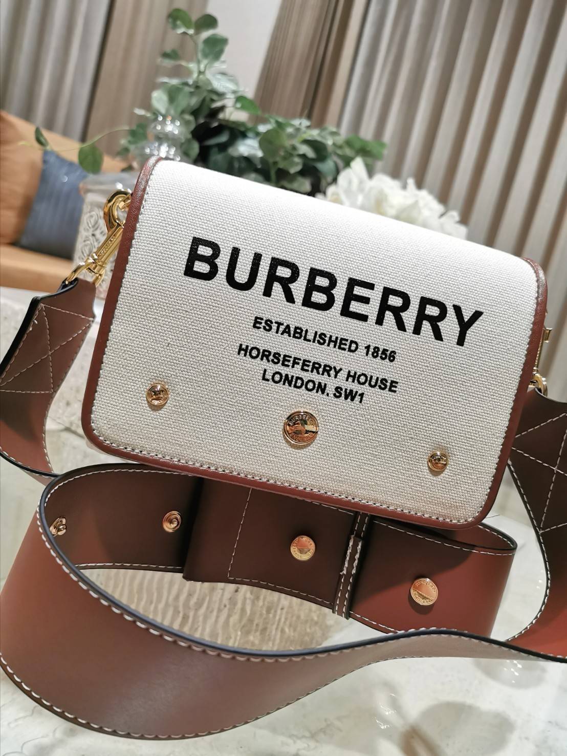 BURBERRY FRAGRANCES CROSSBODY BAG BURBERRY (แอดไลน์ก่อนสั่งซื้อ)