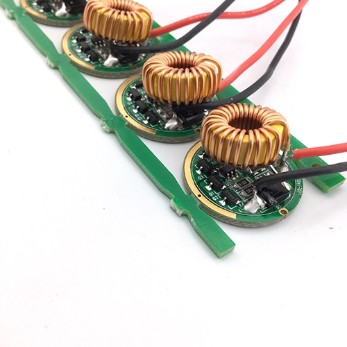 วงจรขับหลอด LED XM-L , XM-L2 8.25W 3V-8.4V 2500mA 5-Mode LED Driver Circuit Board , Diameter 22mm (ชิ้นละ)