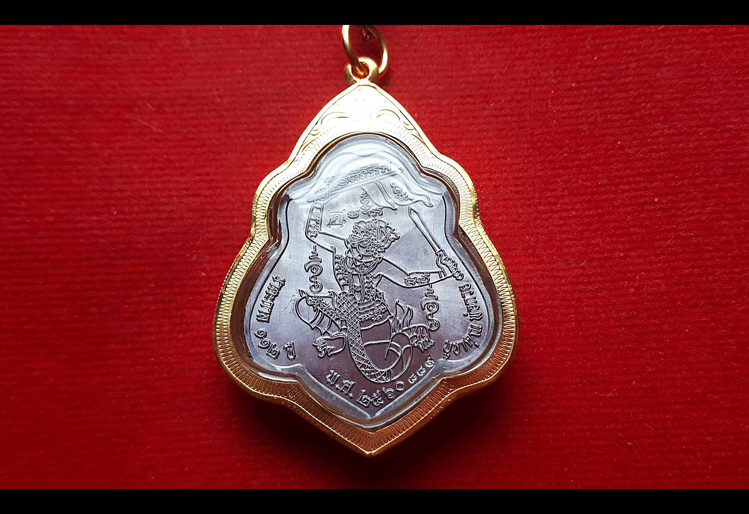 เหรียญ หลวงพ่อกวย หลังหนุมาน ตัวครู ยกธง ยกพลออกรบ รุ่นแรงครู ปี2560 เนื้อตะกั่ว(ตะกั่วรับพลังได้ดีรองจากทองคำ) พิธีนำฤกษ์ (เหรียญพิเศษ ชุดกรรมการ) - (เลี่ยมกันน้ำกรอบทองคำ) #รับประกันแท้ - หลวงพ่อกวย วัดโฆสิตาราม(วัดบ้านแค) จ.ชัยนาท)