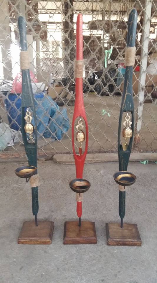 เชิงเทียน ทำจาก กระสวยทอผ้า 23 นิ้ว