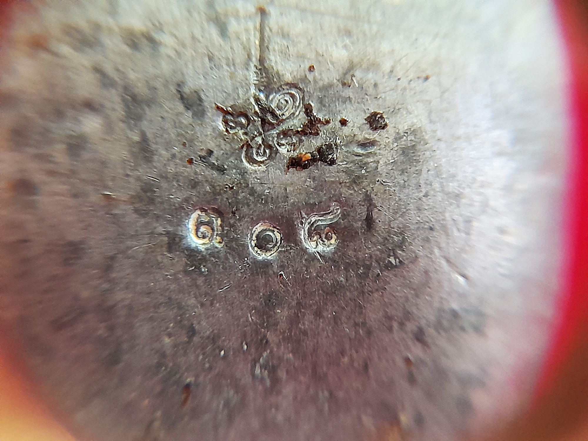 เบี้ยแก้ เล็ก บรรจุปรอทตำราวิชา หลังตอกโค็ด ตอกเลข #รับประกันแท้ - พระอาจารย์สุริยัณ วัดป่าฉัพพรรณรังสี จ.ชัยภูมิ