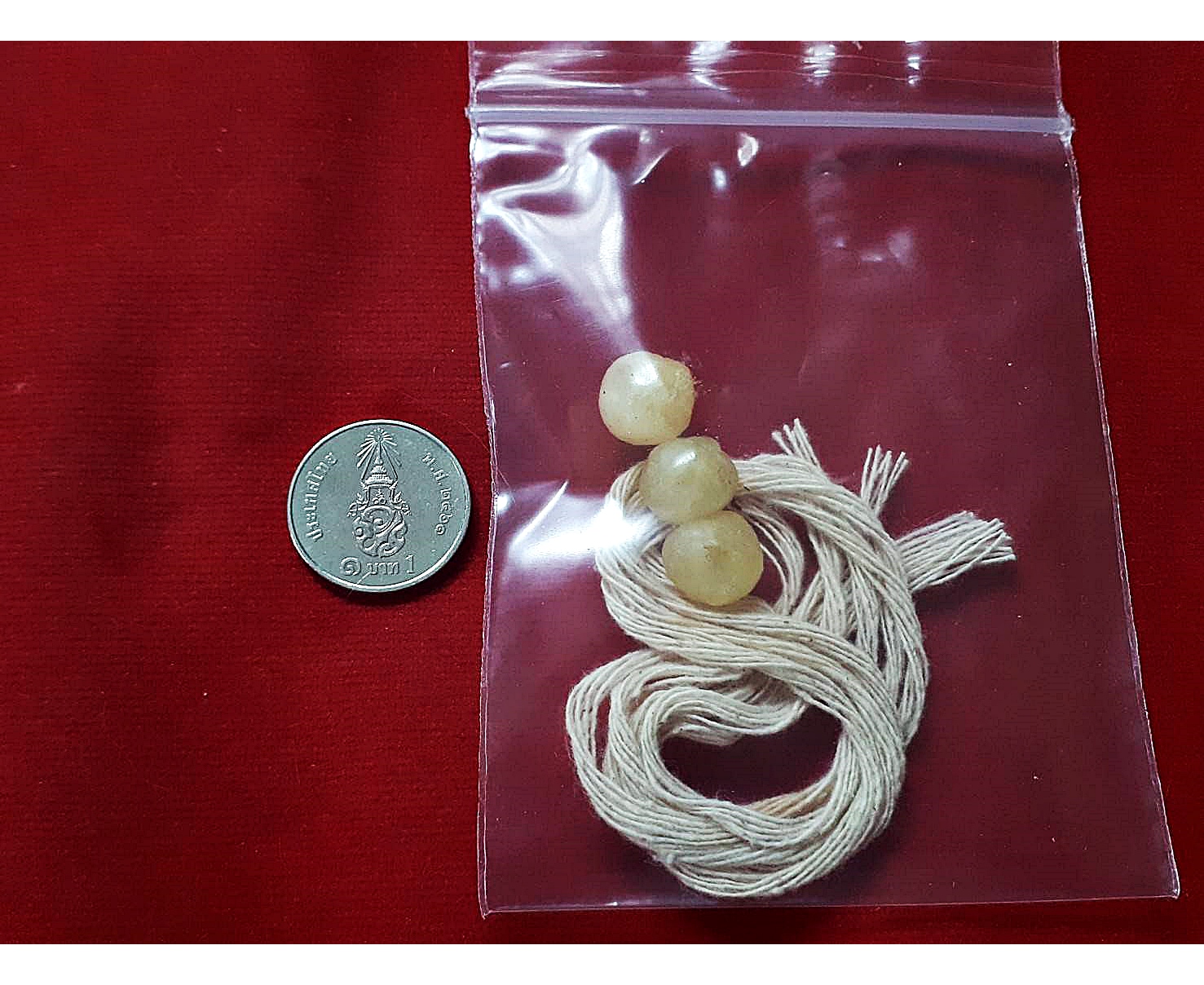 ลูกอมเทียนชัยมงคล สายสิญน์ - หลวงพ่อเล็ก วัดท่าขนุน (อฐิษฐานจิตปลุกเสก ปี2562 ณ วัดบ้านห้วยน้ำขาว)