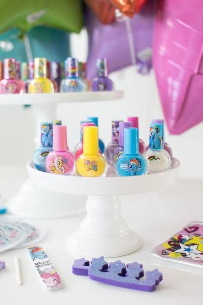 ชุดสีทาเล็บปลอดสารพิษสำหรับเด็ก TownleyGirl My Little Pony 18-Pack Nail Set