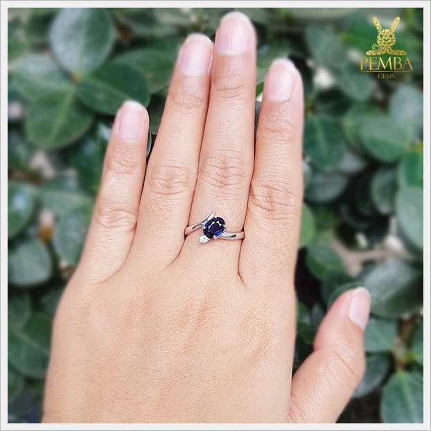 แหวนไพลินแท้ เงินแท้ชุบทองคำขาว เพิ่มเสน่ห์น่าหลงใหล แหวนพลอยแท้