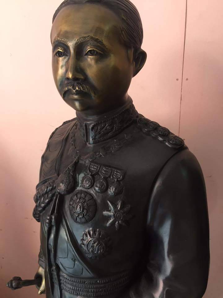 รูปหล่อ พระปิยะมหาราช ในหลวง ราชกาลที่5 (ร.5) (สูง35นิ้ว เนื้อโลหะทองเหลือง)